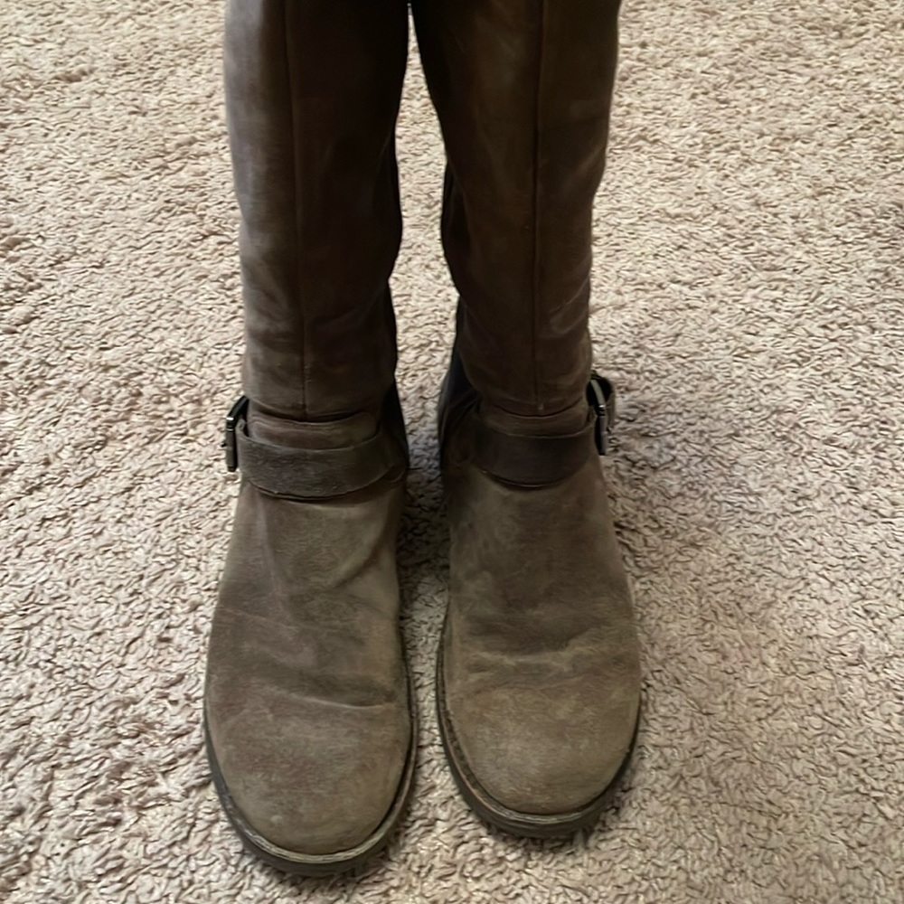 La Canadienne suede boots